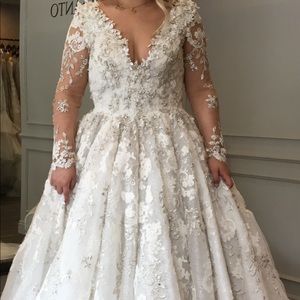 Ysa Makino wedding gown